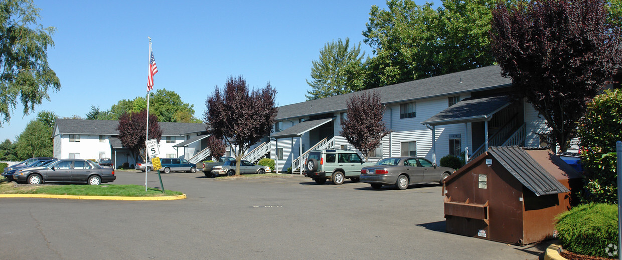 Building Photo - Lancaster Park Apartments