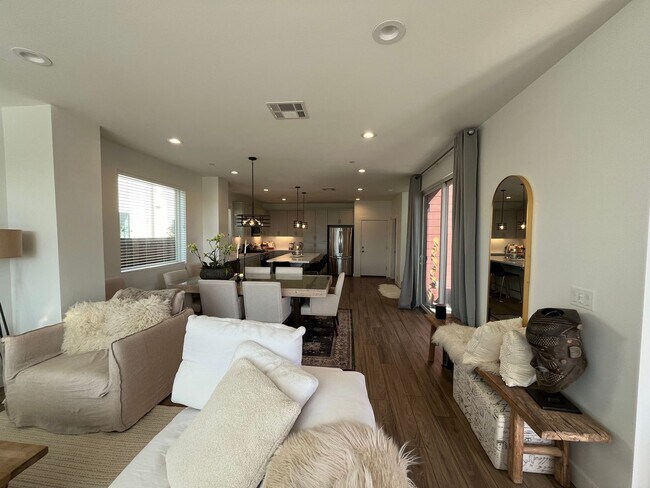 Foto del edificio - Newly Built Home - Noveno Highly Desirable...