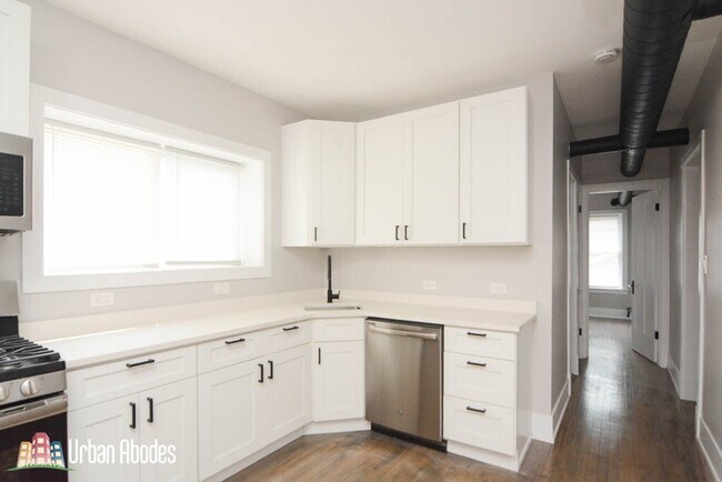 Foto del edificio - 3907 W Wellington Ave