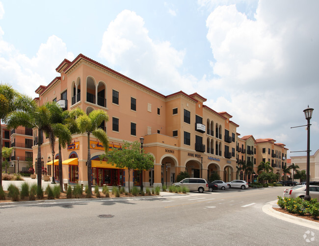 Foto del edificio - The Residences at Coconut Point