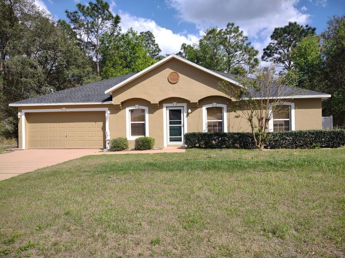 8383 N Santos Dr, Citrus Springs, FL 34434 House Rental in Citrus