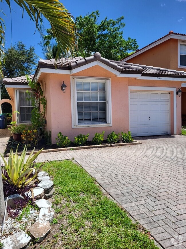 Building Photo - 7170 Sienna Ridge Dr