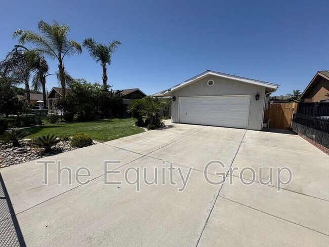 Building Photo - 744 W Buena Vista Ave