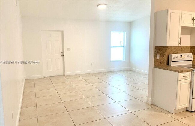 Foto del edificio - 3972 NW 170th St
