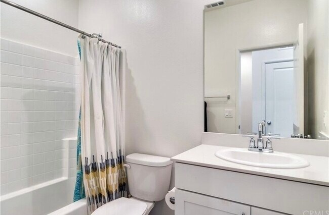 Foto del edificio - 823 Hudson Ln