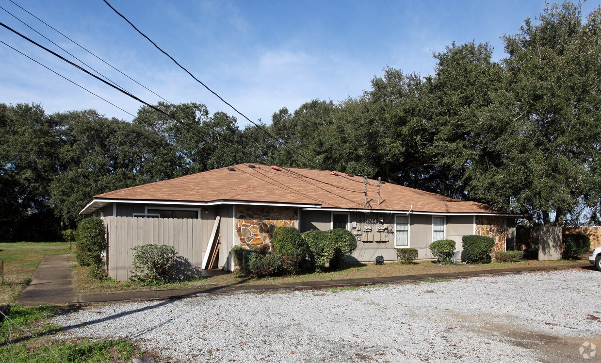 Primary Photo - 4744 Bellview Ave