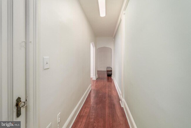 Foto del edificio - 235 Emerson St NW