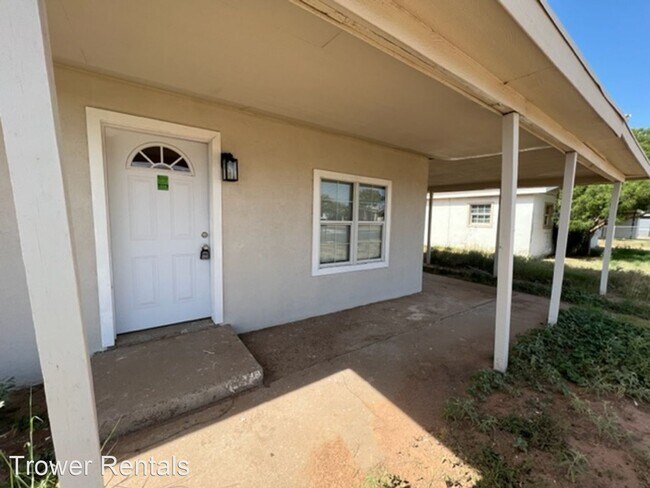 Building Photo - 3 br, 1 bath House - 2002 E California Ave