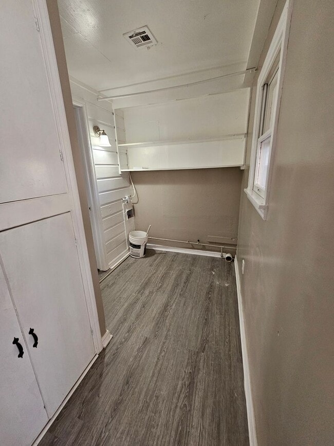 Building Photo - 5 Bedroom House Available in OKC