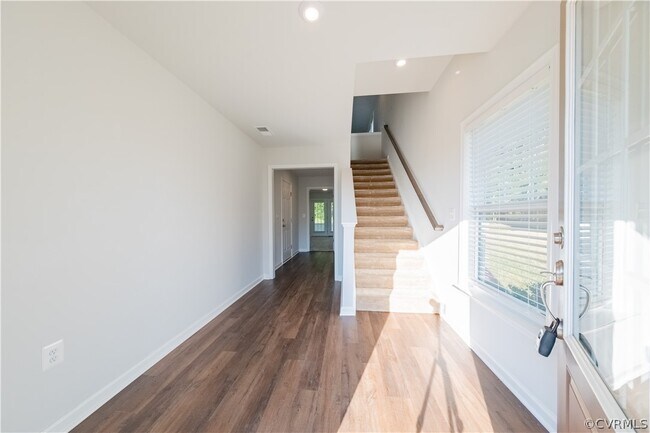 Foto del edificio - 8851 Foxway Rdg Ln