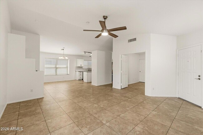 Building Photo - 2212 E Vista Bonita Dr