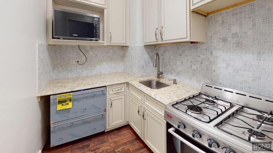 Building Photo - 0 bedroom in NEW YORK NY 10022
