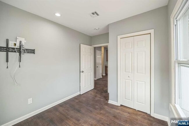 Photo - 541 Union Ave Apartment