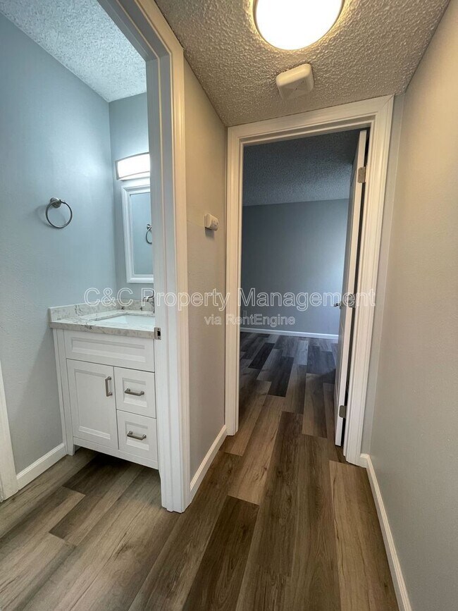 Building Photo - 1817 E Grand Ave