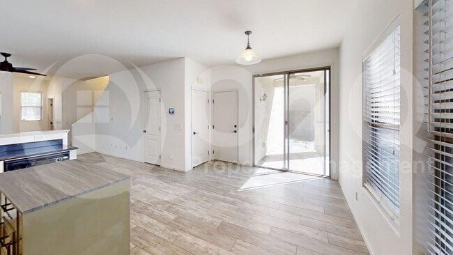 Building Photo - 2604 S Southwind Dr