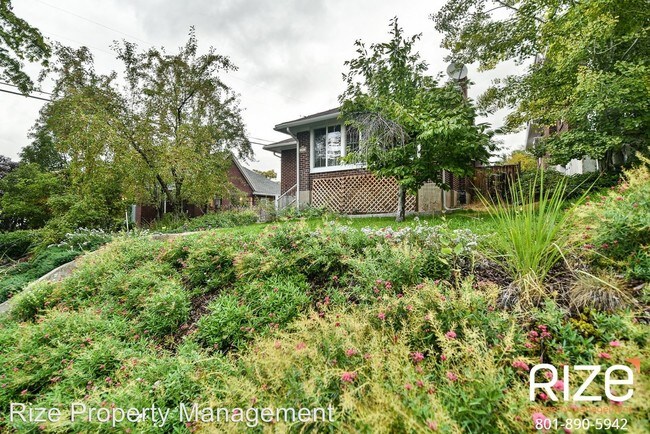 Building Photo - 3 br, 3 bath House - 1321 E Kensington Ave
