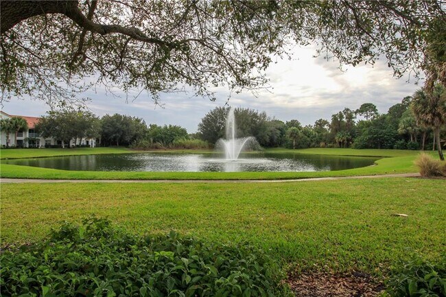 Foto del edificio - 351 SE Rogers Ct