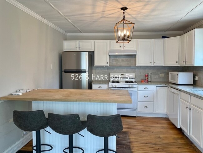 Building Photo - 526 S Harrison St
