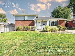 Building Photo - 211 900 N