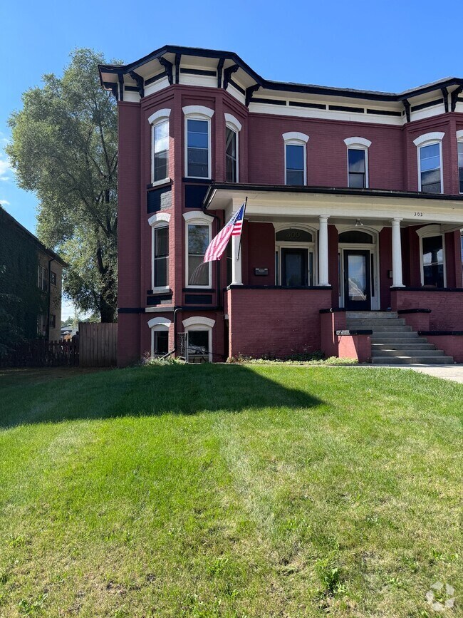 Spring Douglas Historic District 4 Bedroom Townhouses for Rent