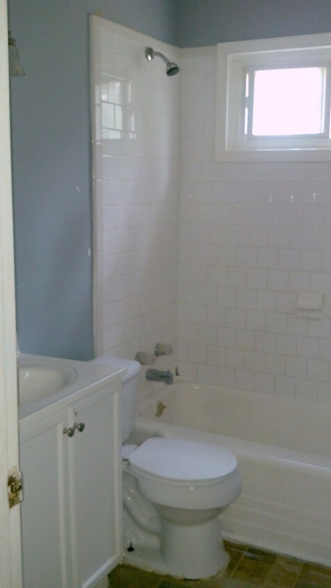 Building Photo - 1823 Cummings Dr SW