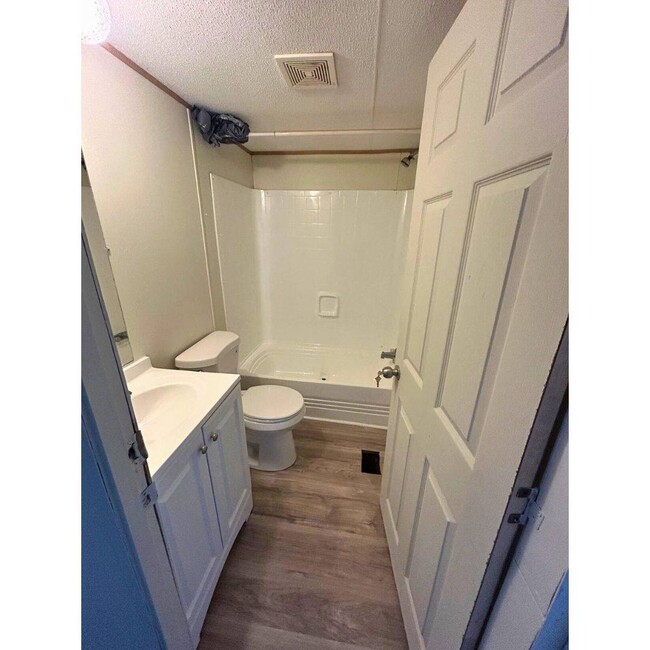 Building Photo - 308 Reid Ct