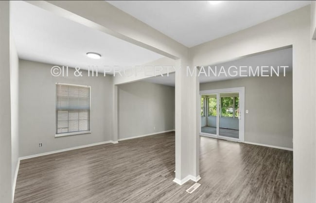 Building Photo - 9406 W 83rd St