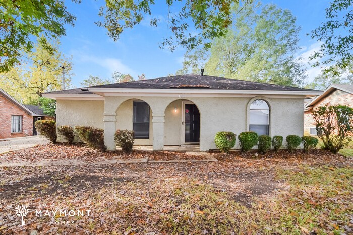 Foto principal - 3244 Hillcrest Ln
