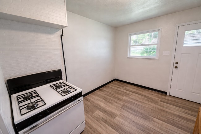 Photo - 510 E Pittsburgh McKeesport Blvd Apartment