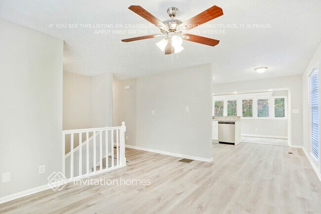 Foto del edificio - 6106 Shadow Glen Ct SW