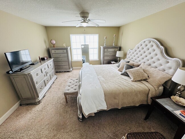 Foto del edificio - 9057 Whispering Pines Blvd