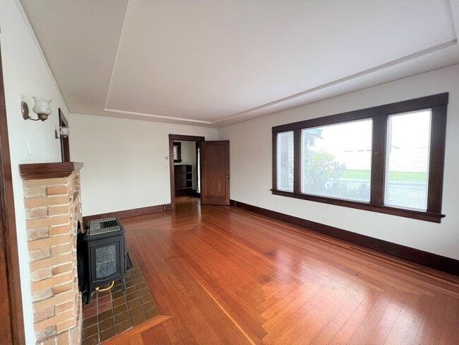 Living area - 334 P St
