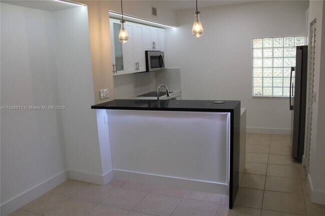 Foto del edificio - 6952 SW 39th St
