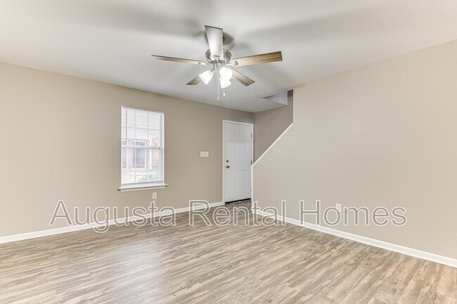 Foto del edificio - 150 Chalet N Blvd