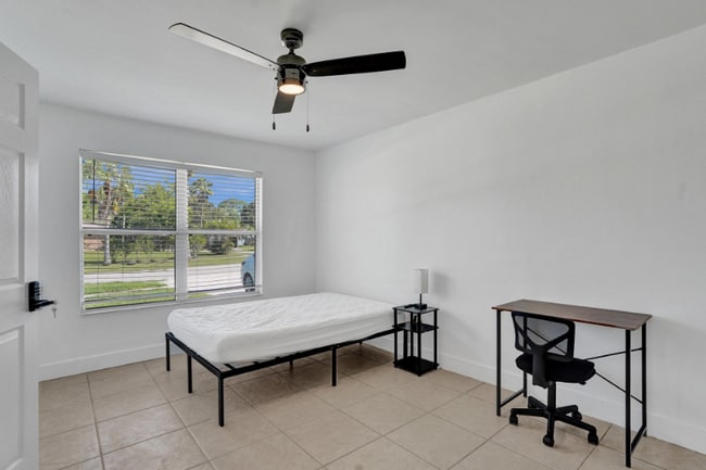 Foto del edificio - 303 NE Solida Cir