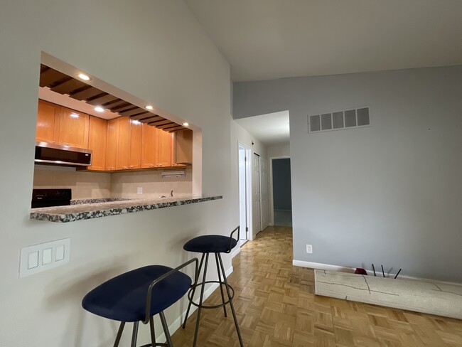 Building Photo - 10445 Briarbend Dr