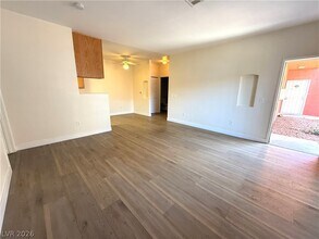 Building Photo - 4730 E Craig Rd