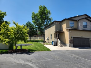Building Photo - 1853 N Bountiful Wy