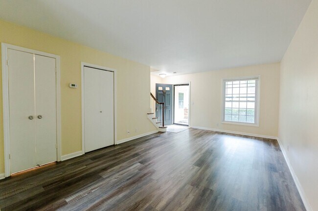 Foto del edificio - Green Hills Condo in the Georgetown