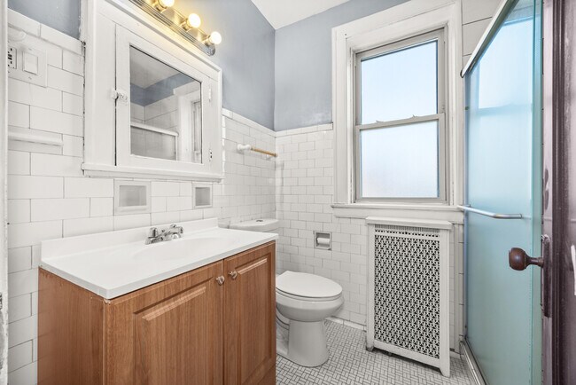 Building Photo - 7846 S Paulina St