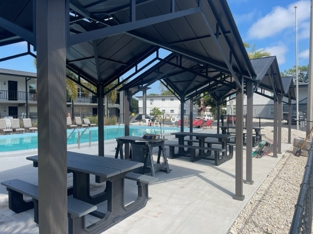 Foto del edificio - 675 Indian Rocks Rd N