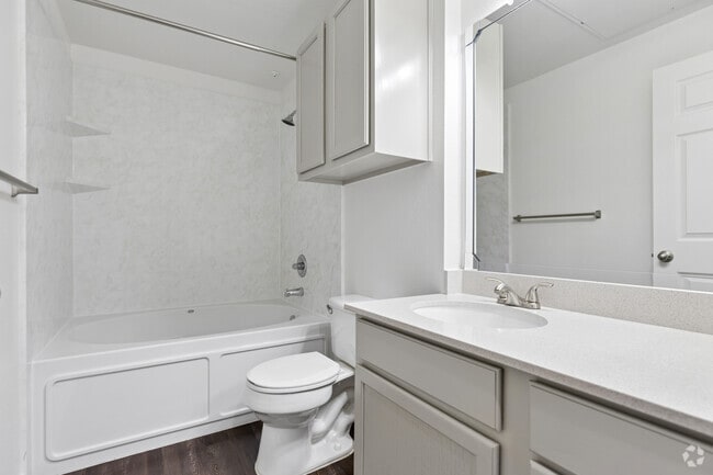 2BR, 2BA - 1,1872SF - Bathroom - The Remington