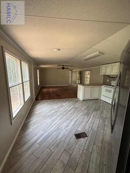 Foto del edificio - 106 Cravey Ln