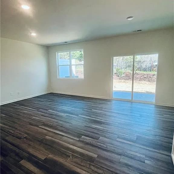 Building Photo - Earn Wealth While Leasing - Like a Homeown...