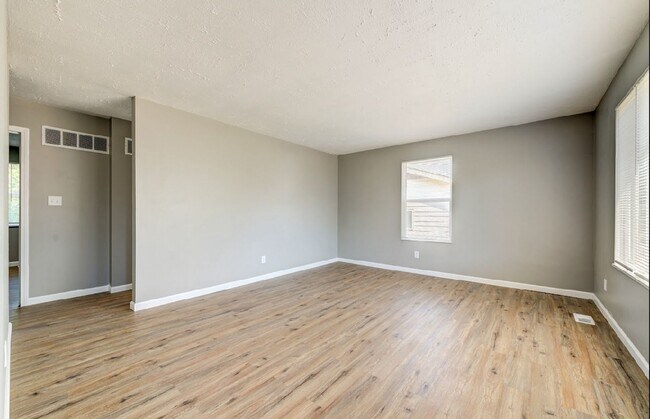Building Photo - Beautiful Affton Rental