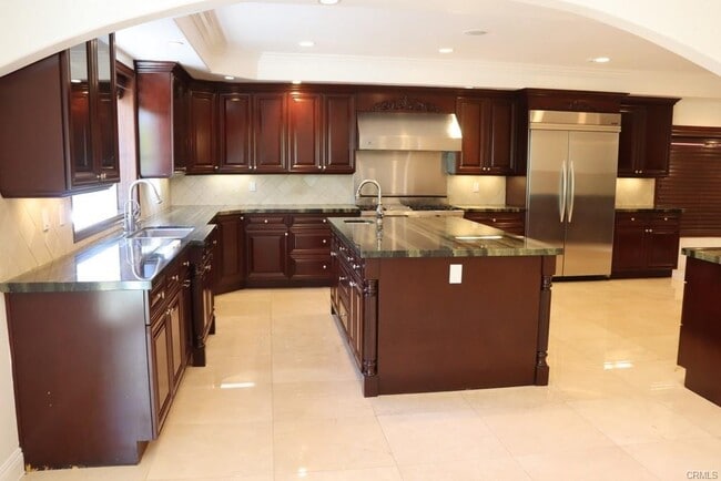 Building Photo - 4818 Lemona Ave