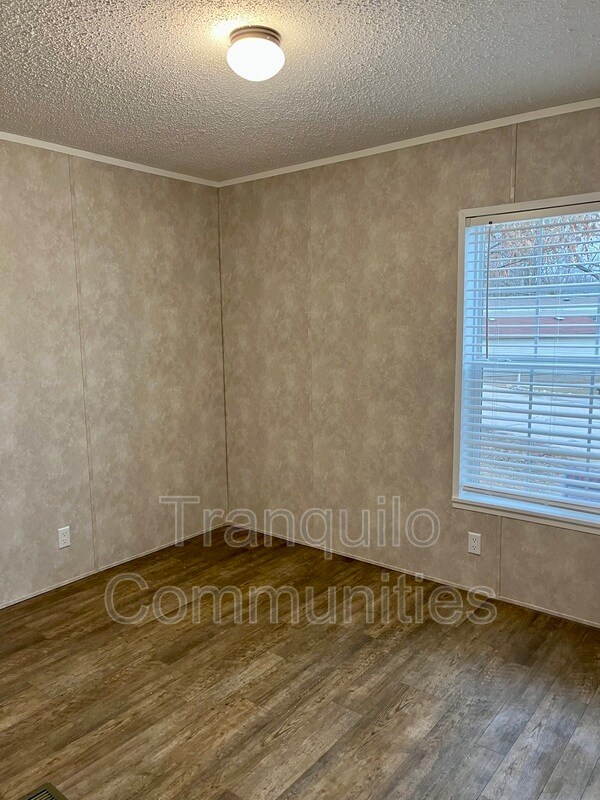 w33441W33441 County Trunk Hwy K, Oconomowoc, WI 53066 House Rental