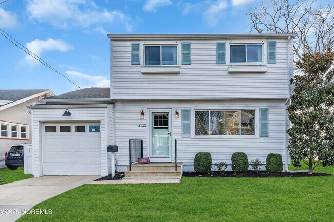 Foto del edificio - 2123 Edgewood Pl