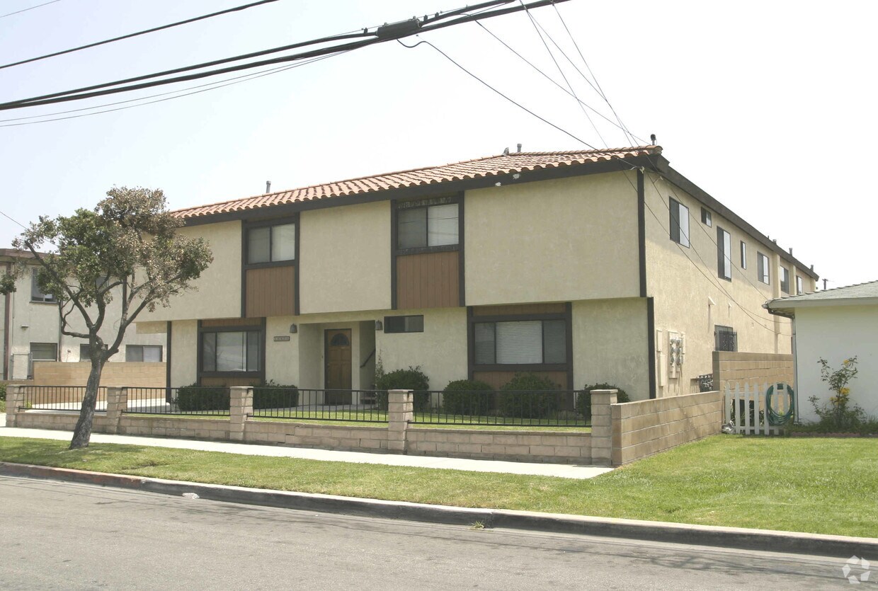 Primary Photo - 16800 S Denker Ave