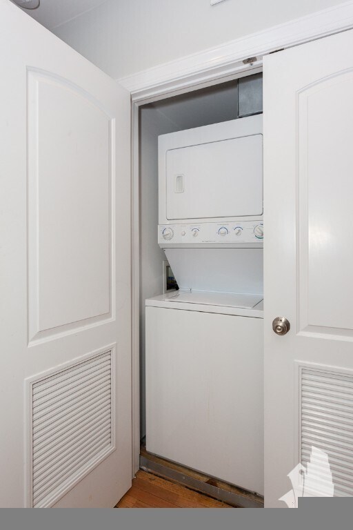 Building Photo - 1640 W Grace St